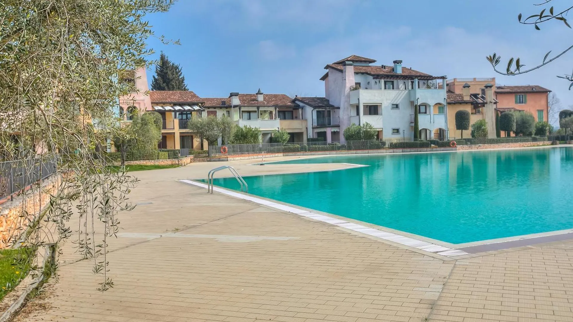 Azzurro Apartment - Happy Rentals Peschiera del Garda